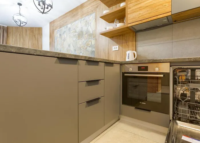 Golden Pine, A Private Apartment In Five Star Hotel