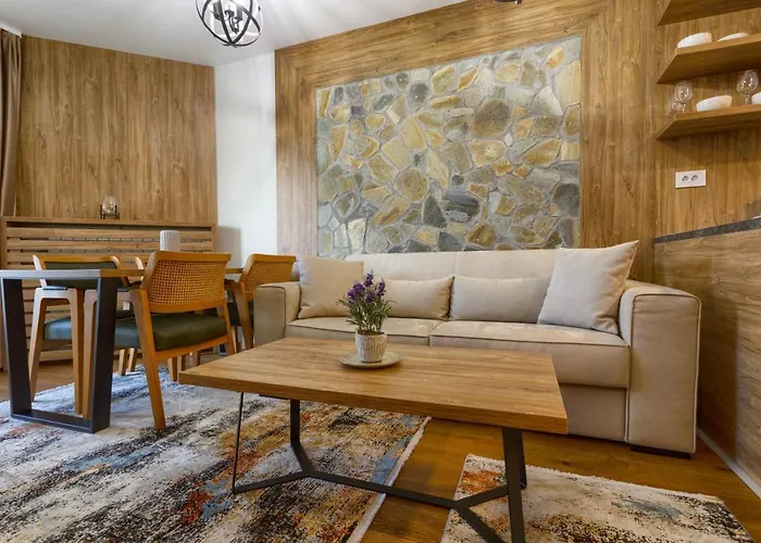 Golden Pine, A Private Apartment In Five Star Hotel